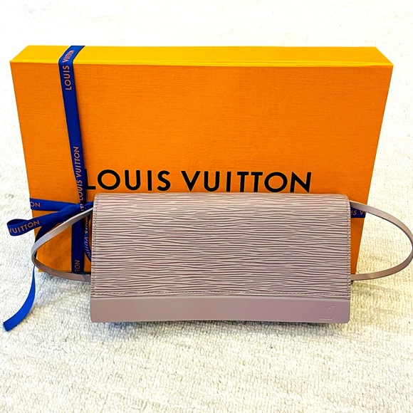 Louis Vuitton Lilac Epi Honfleur Clutch - Picture 2 of 11